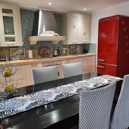 Casa Olena Nyaraló *