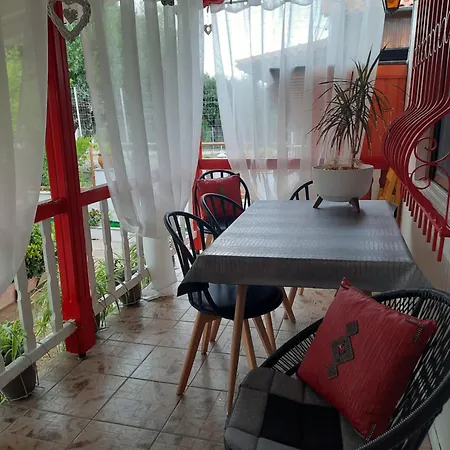 Casa Olena Nyaraló *